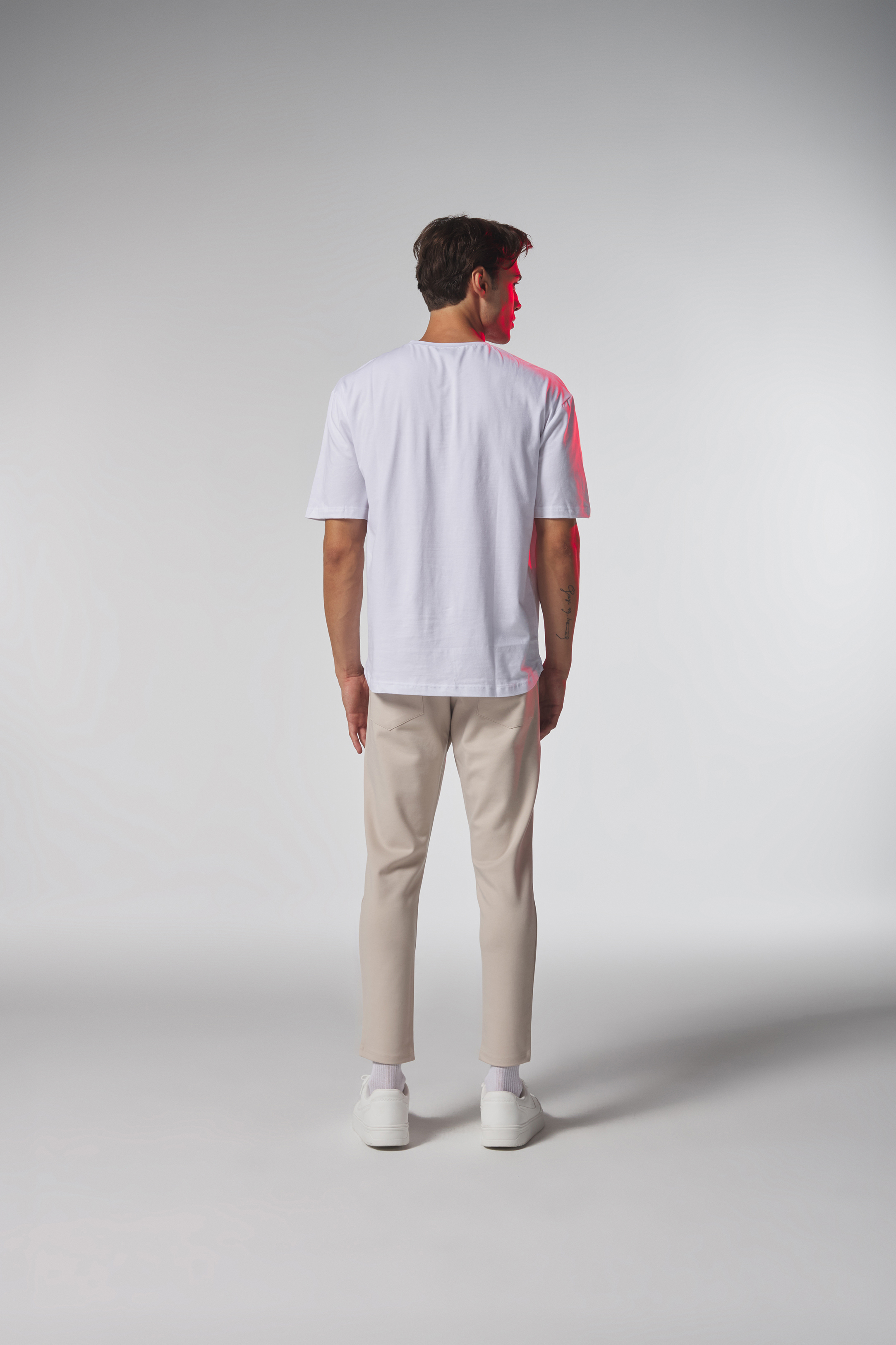 Beyaz%20Düşünen%20Adam%20Baskılı%20Oversize%20Tshirt