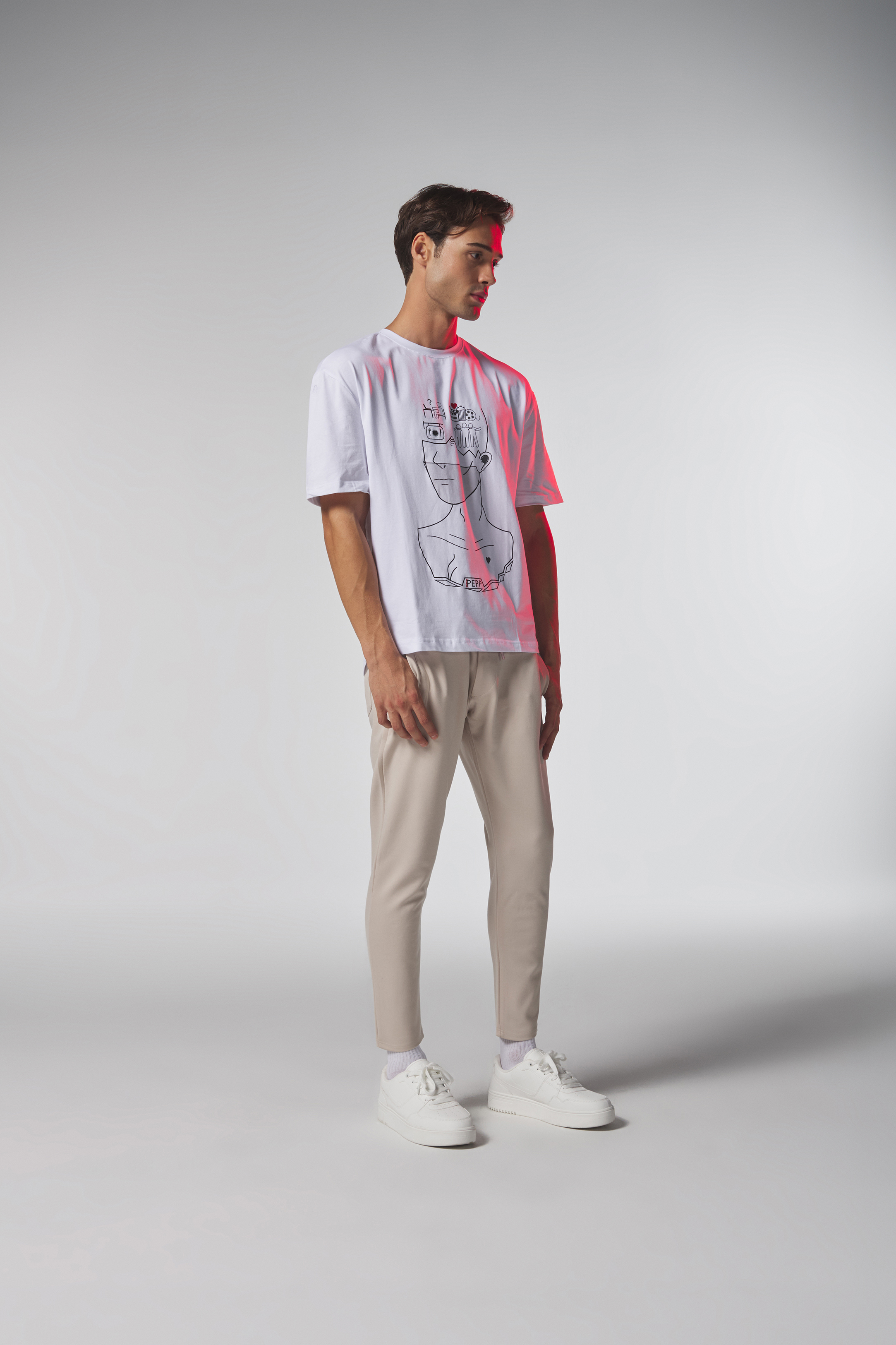 Beyaz%20Düşünen%20Adam%20Baskılı%20Oversize%20Tshirt