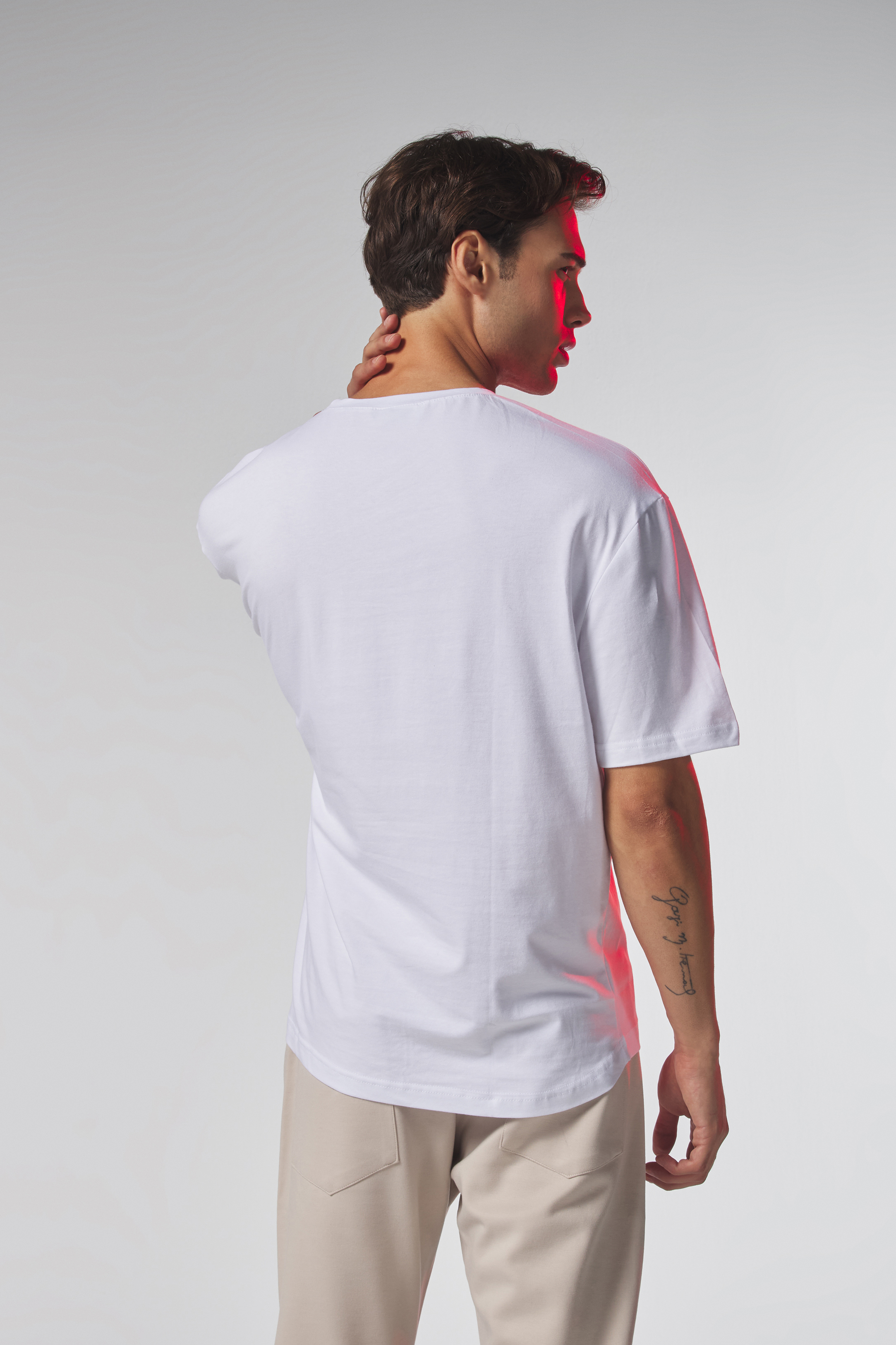 Beyaz%20Düşünen%20Adam%20Baskılı%20Oversize%20Tshirt