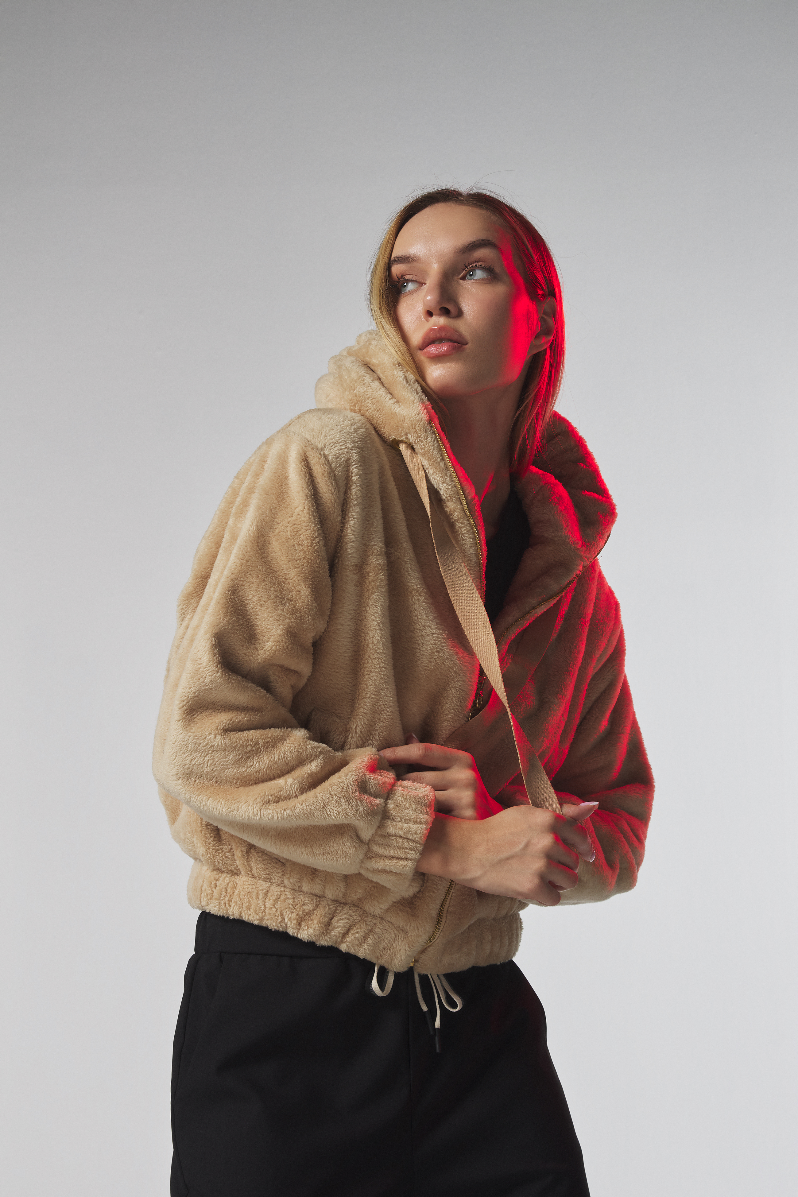 KAPÜŞONLU%20PELUŞ%20KADIN%20MONT%20